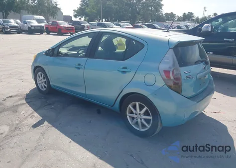 2013 Toyota Prius C Three from USA, damaged, VIN JTDKDTB38D1039697